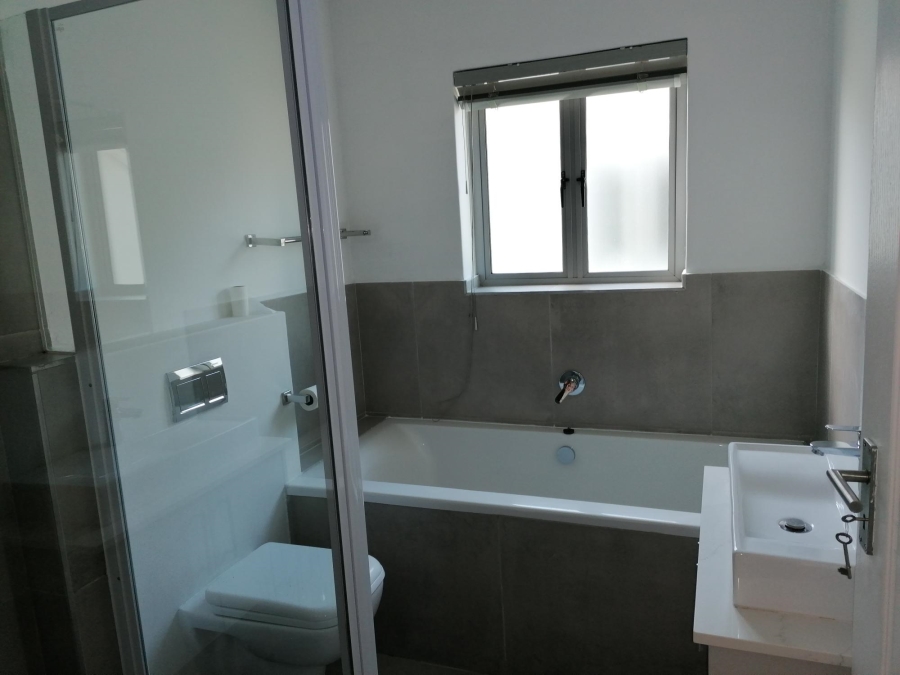 To Let 3 Bedroom Property for Rent in Langeberg Heights Western Cape